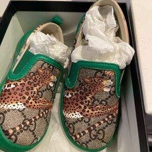 Gucci kids slip on